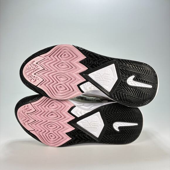 Nike Kyrie 8 Black White Athletic Lace Up Basketball Shoes DJ6017-101 Mens Sz 11 main image 9